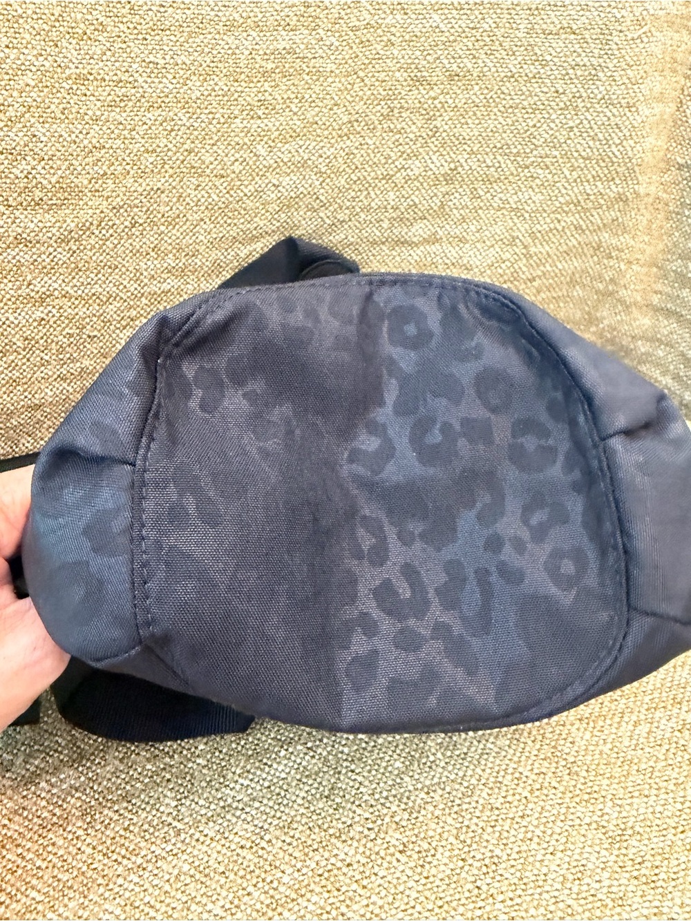 EUC Baggallini Black Chettah RFID Print Nylon Mini Crossbody Sling Travel Bag - Picture 4 of 13